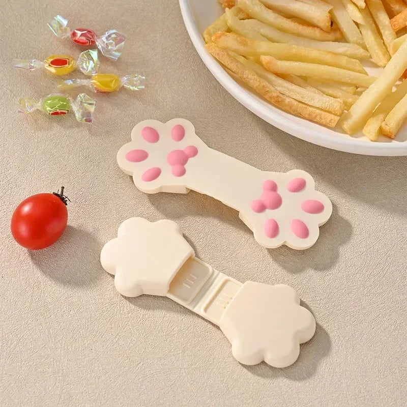 Kawaii paw snack clip for ABDL and cutecore kitchen or lunch bag