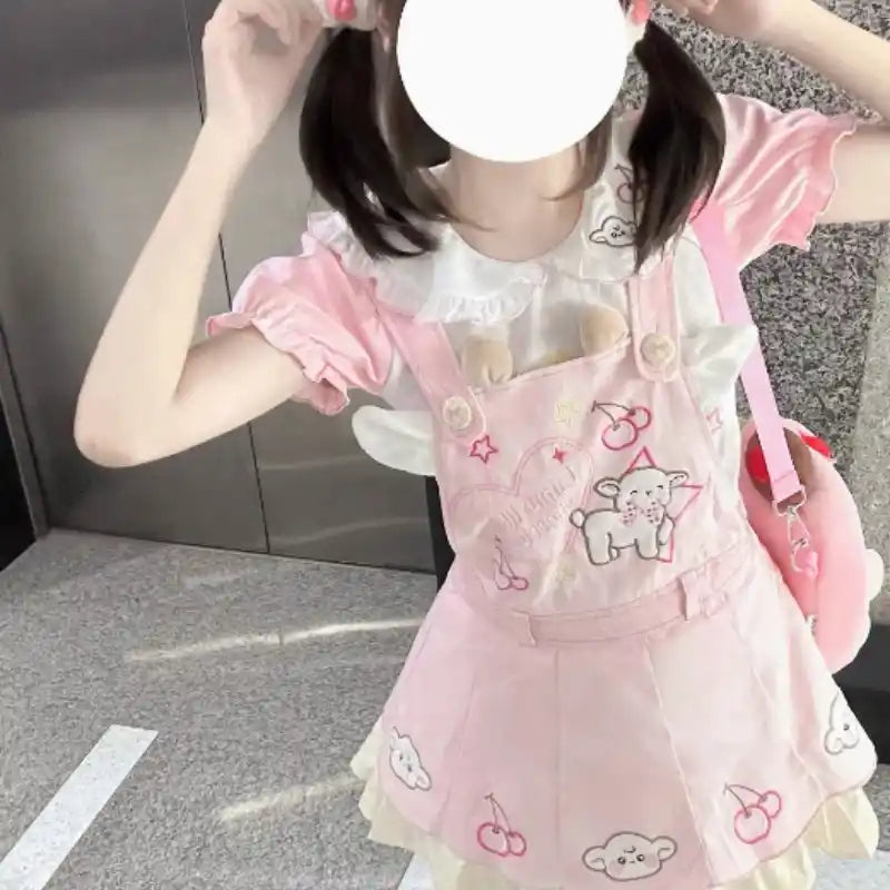 Adjustable suspender detail with soft pastel fabric from kawaii Little Sheep Cutie Look