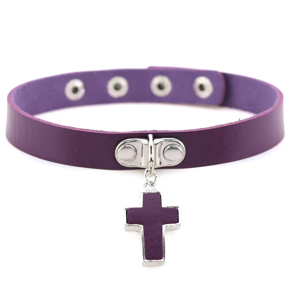 Layered violet choker, bold brat-core statement accessory