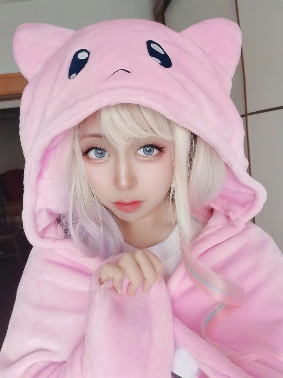 soft kawaii pink kitty blanket for bedrooms, cutecore dΓ©cor, cuddling, and little-space regression