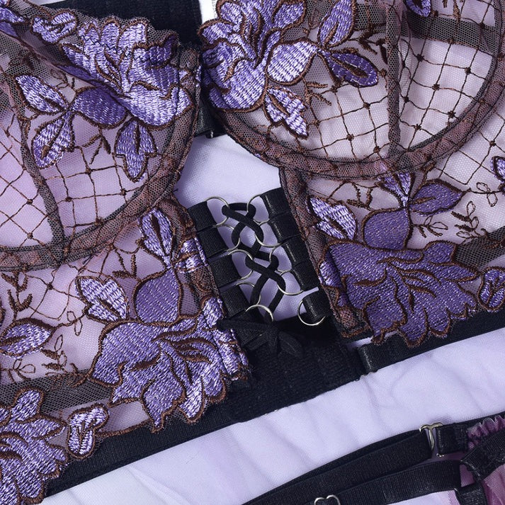 Kawaii purple corset and skirt DDLG outfit, structured bustier with playful tutu sides, sexy fantasy cutecore dress-up look