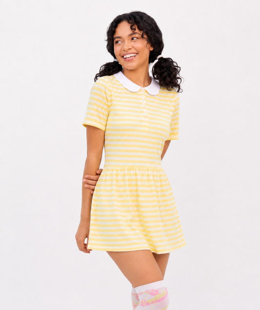 Cutecore soft girl baby bee dress in cheerful yellow stripes styled with bow and knee socks for kawaii vibes ✨