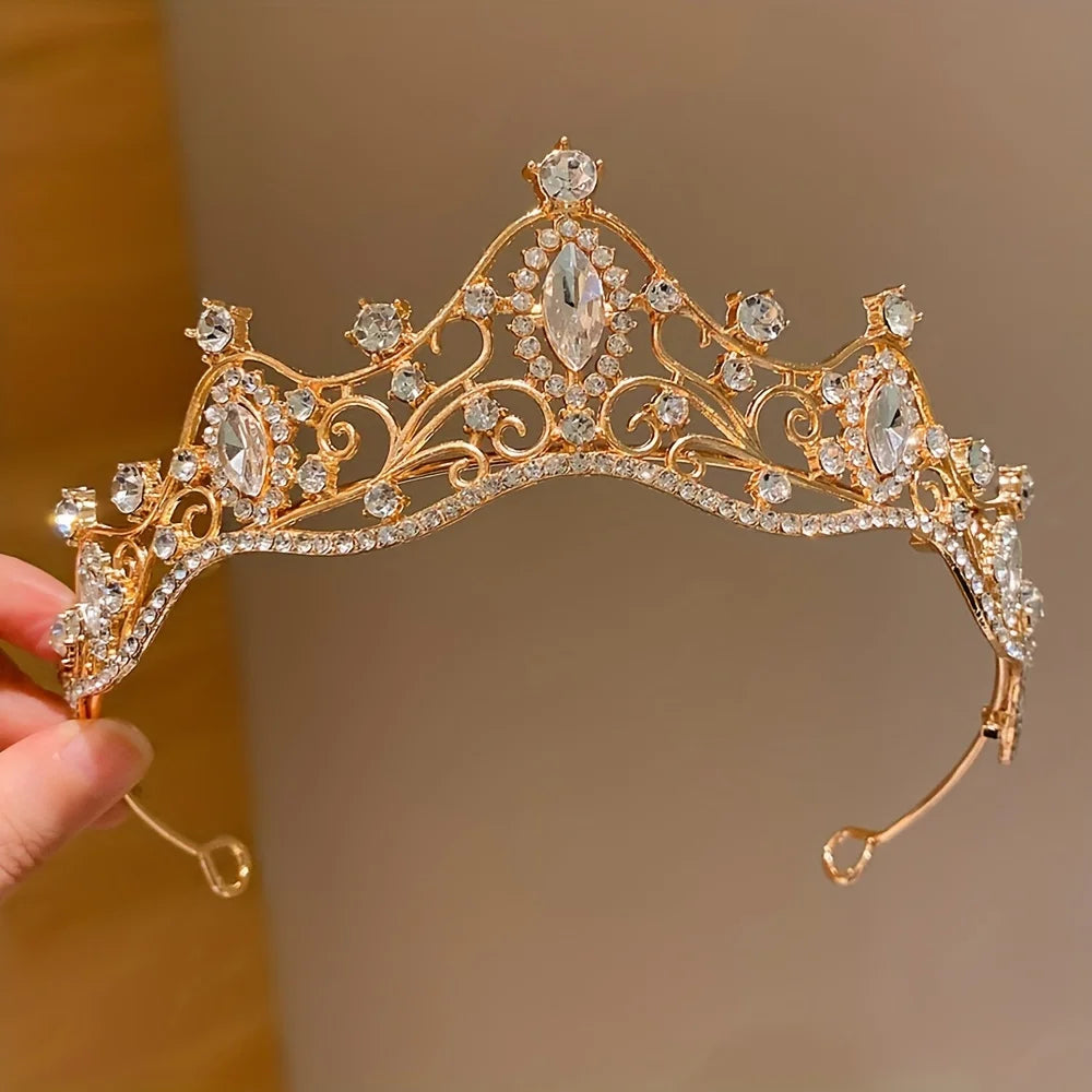 Fairytale gold crown hair clip for girls – sparkly and magical princess accessory for everyday fun.