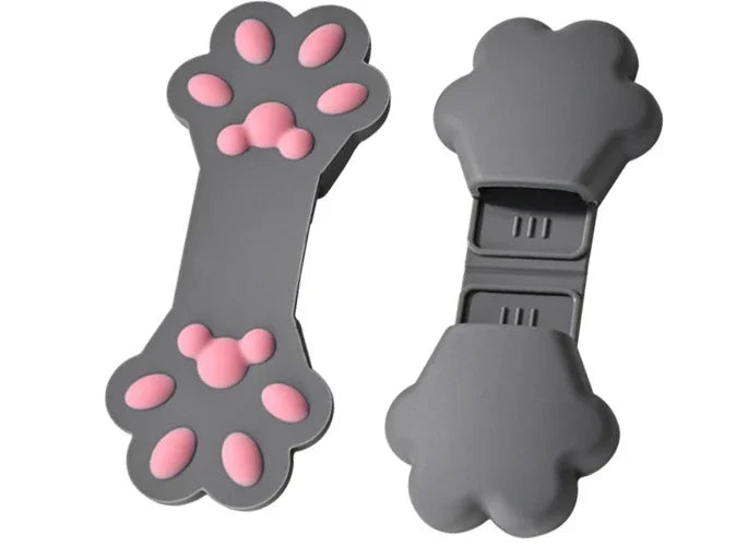 Cute kawaii paw snack clip accessory for ABDL and DDLG snack lovers