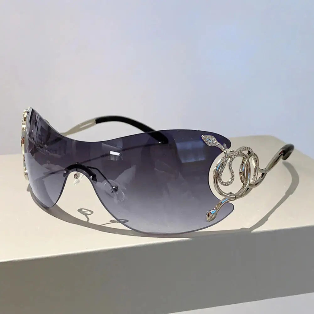 Mob Wife Donna Shades gradient gray lenses, stylish oval-square shape for confident cutecore babes