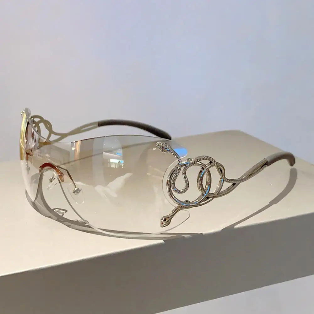 Mob Wife Donna Shades silver finish, sleek UV400 protected frames for fashionable DDLG style